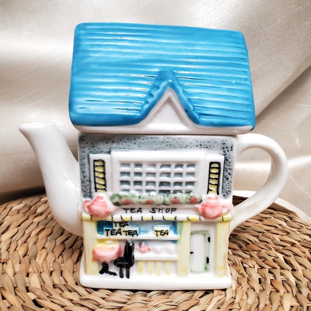 Vintage 80's Cottage Tea Storage Lided Canister, Painted Ceramic, EUC